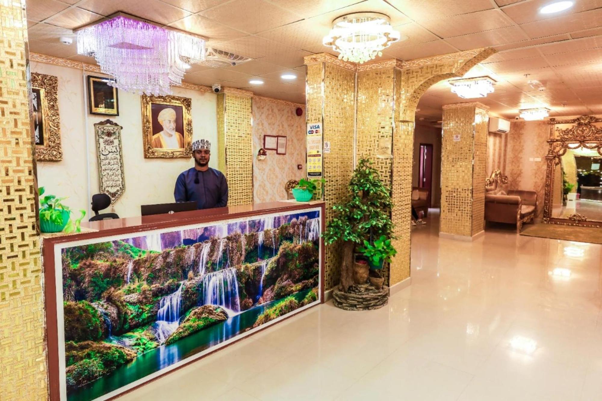 Capital O 141 Golden Rays Hotel Ibrā Extérieur photo